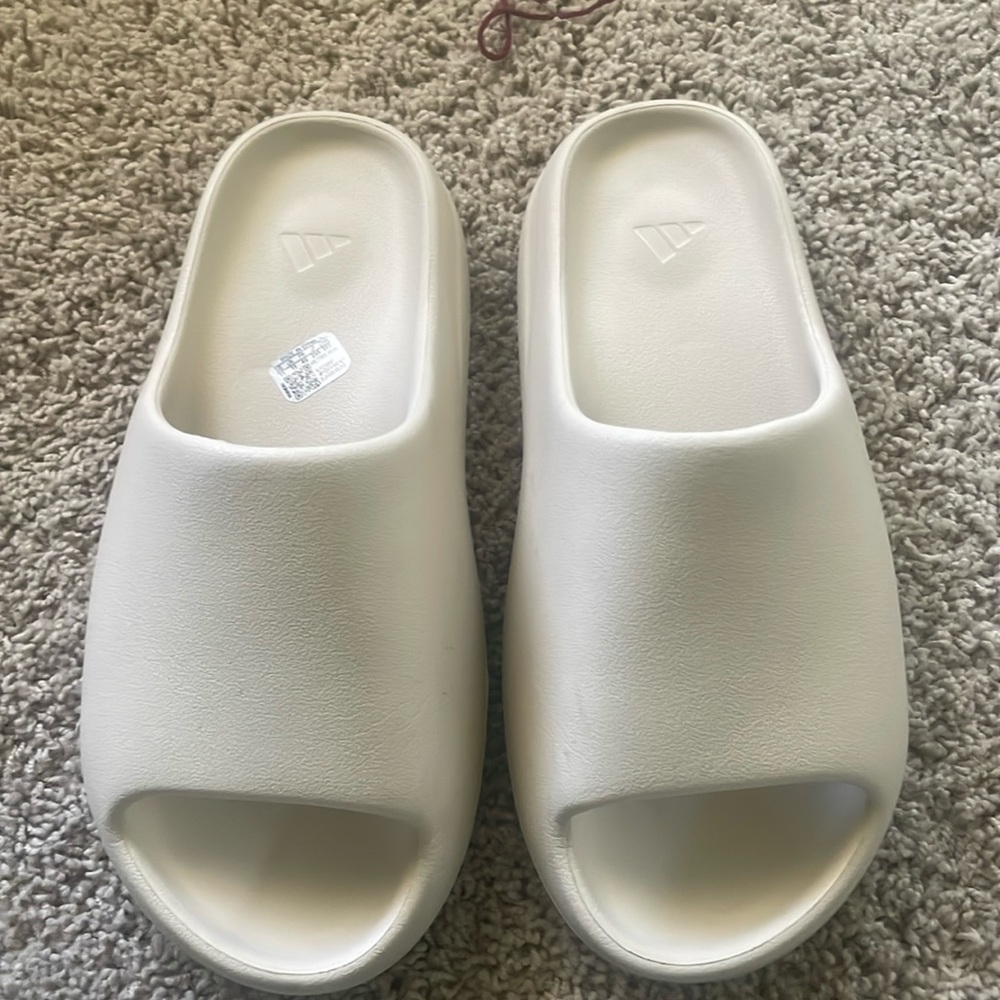 Yeezy slide bone